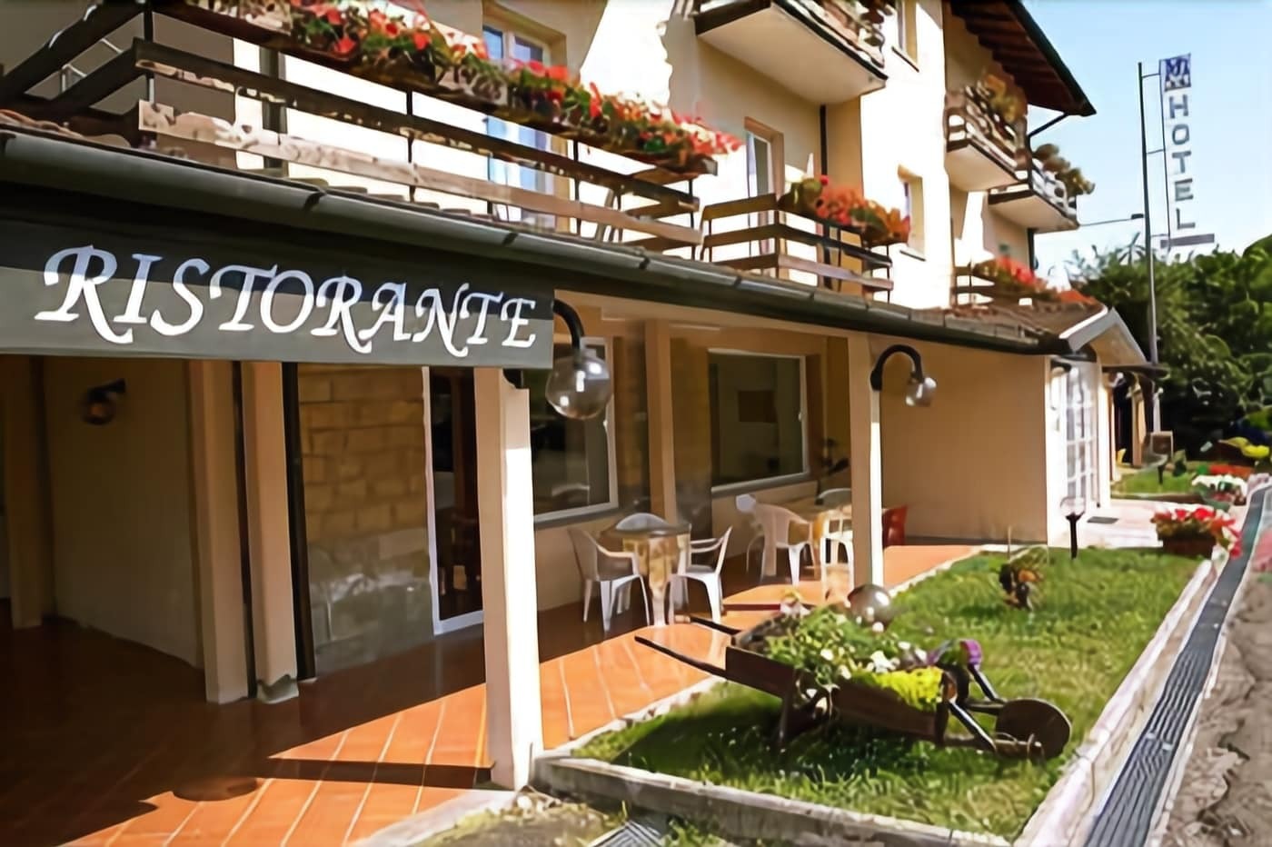 Hotel Gambrinus Abbadia San Salvator Exterior photo